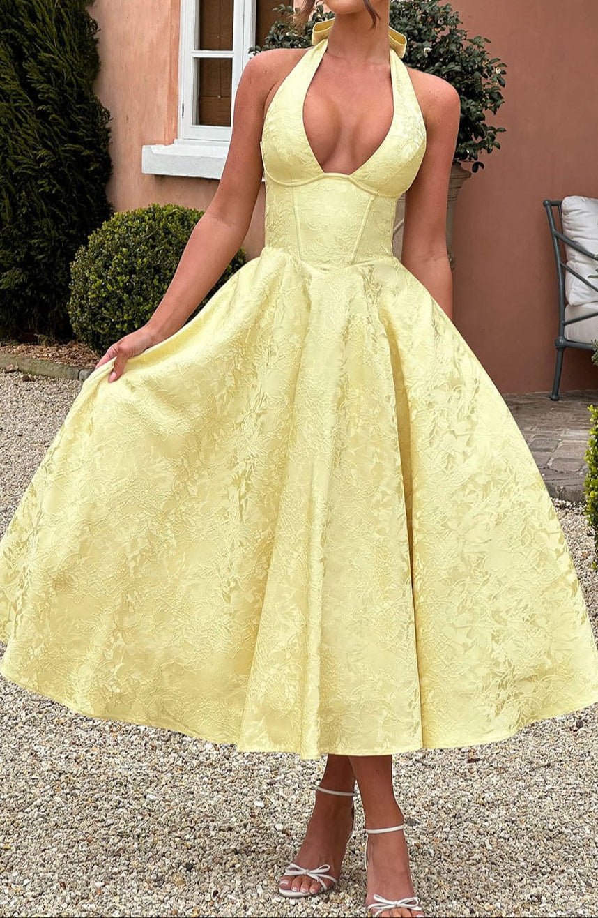 Damen-Midikleid — Neckholder, tiefer V-Ausschnitt, florale Jacquard-Details  
