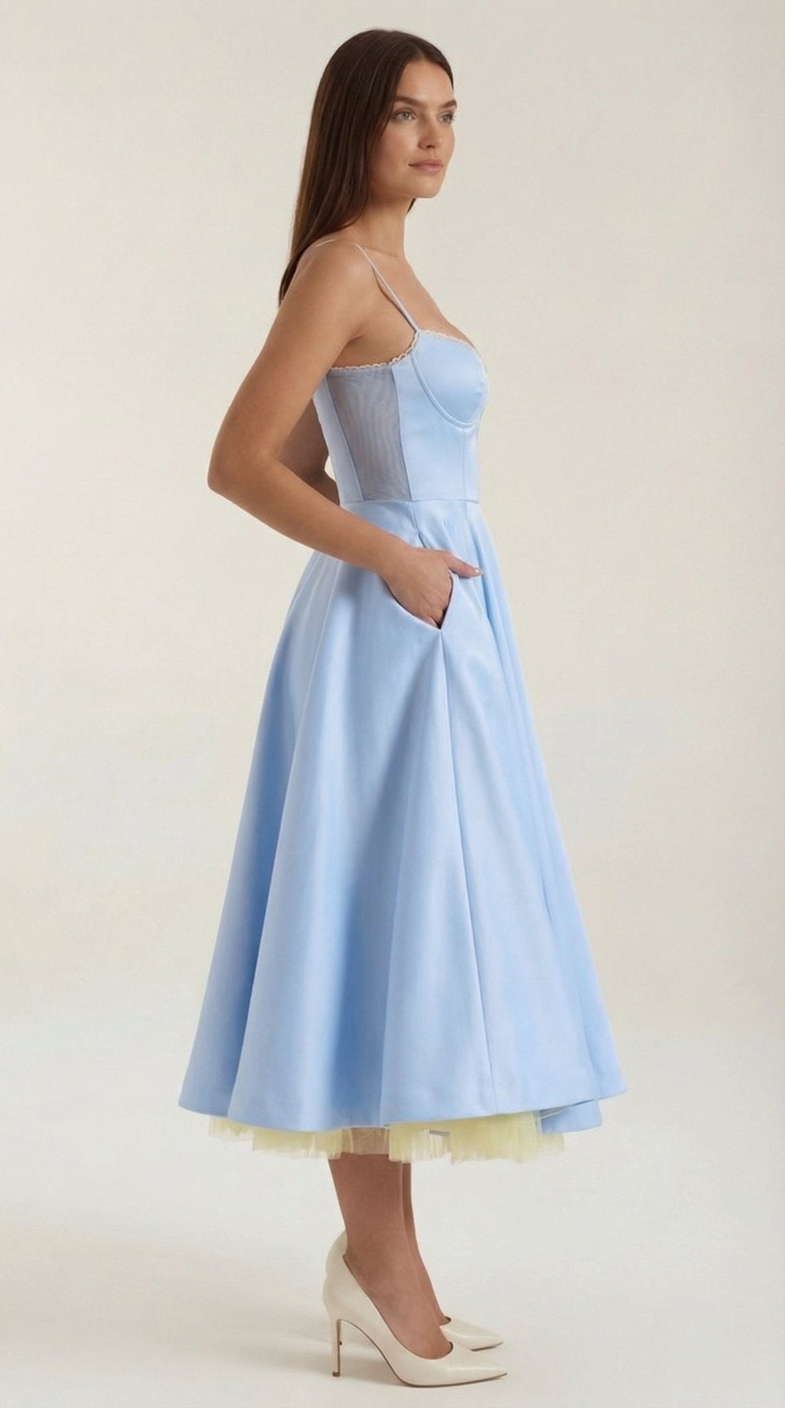 Damen Midikleid — Herzausschnitt & Spaghettiträger