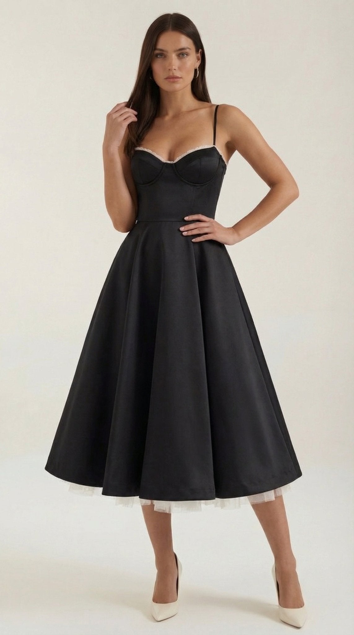 Damen Midikleid — Herzausschnitt & Spaghettiträger