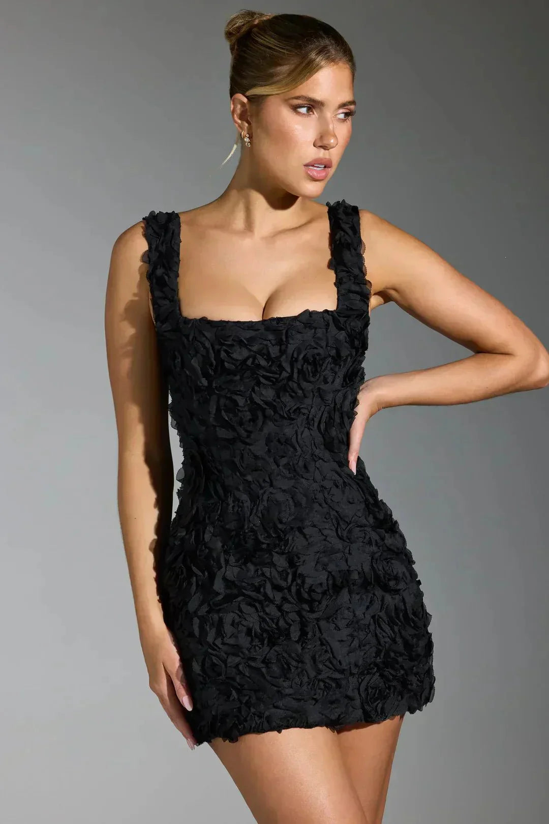 Robe mini femme — moulante col carré manches longues