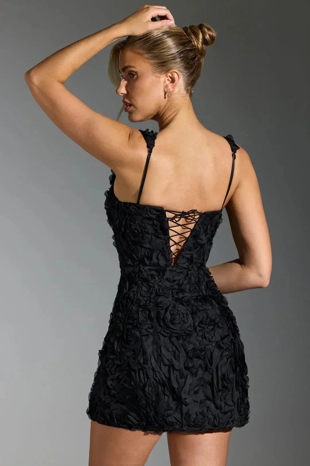 Robe mini femme — moulante col carré manches longues