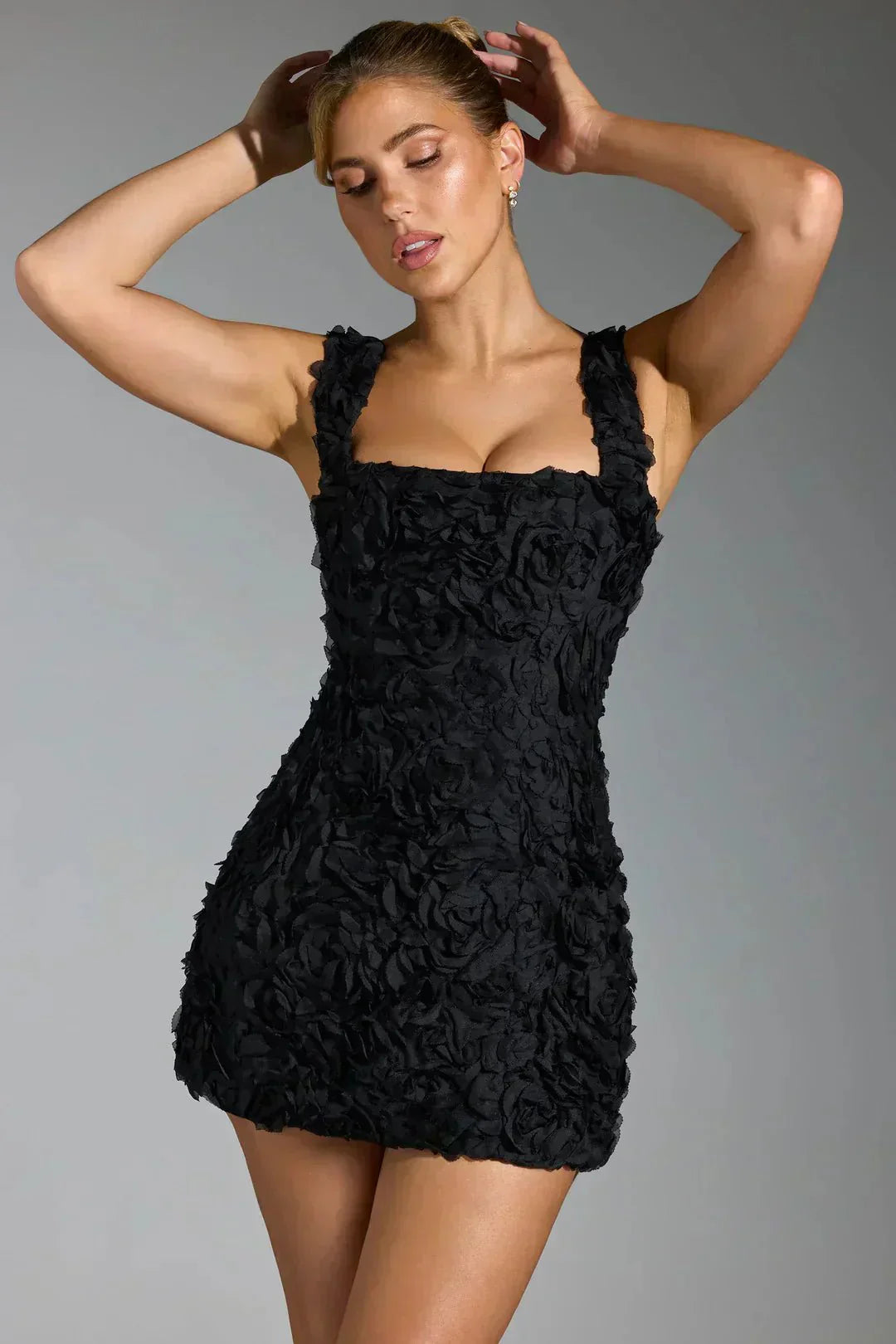 Robe mini femme — moulante col carré manches longues