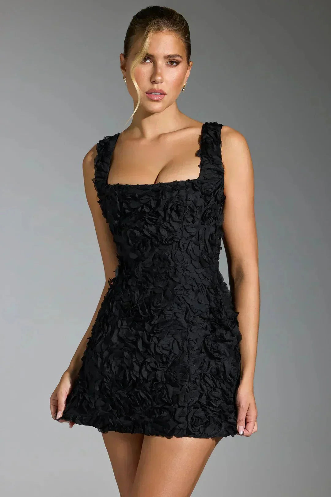 Robe mini femme — moulante col carré manches longues