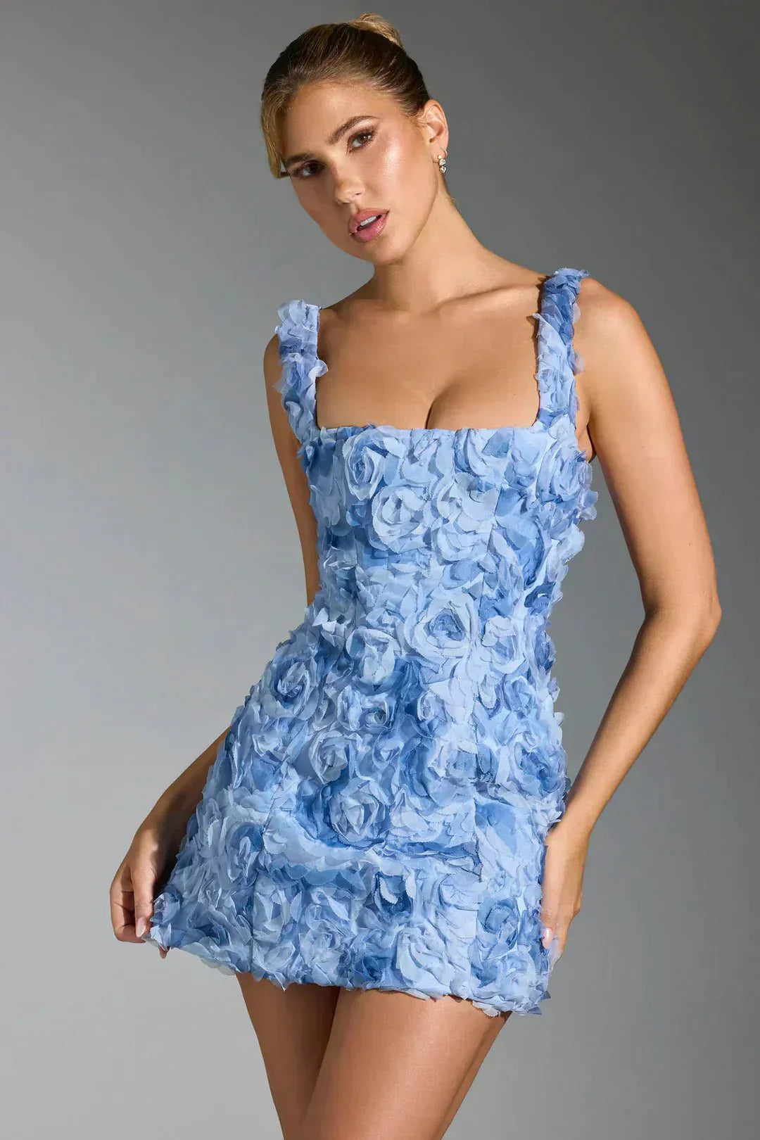 Robe mini femme — moulante col carré manches longues