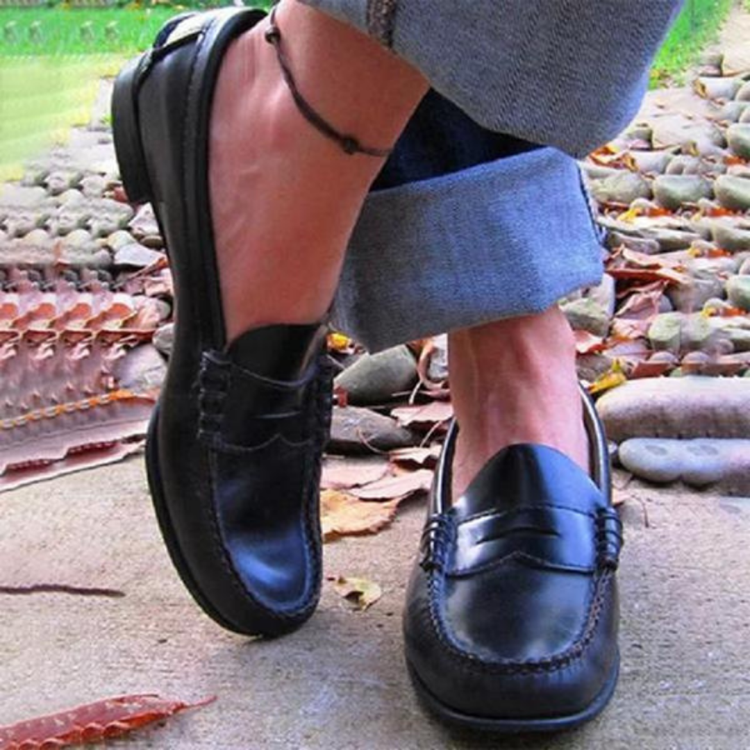 Scarpe da donna — Slip-on con suola piatta, design chiuso e profilo basso
