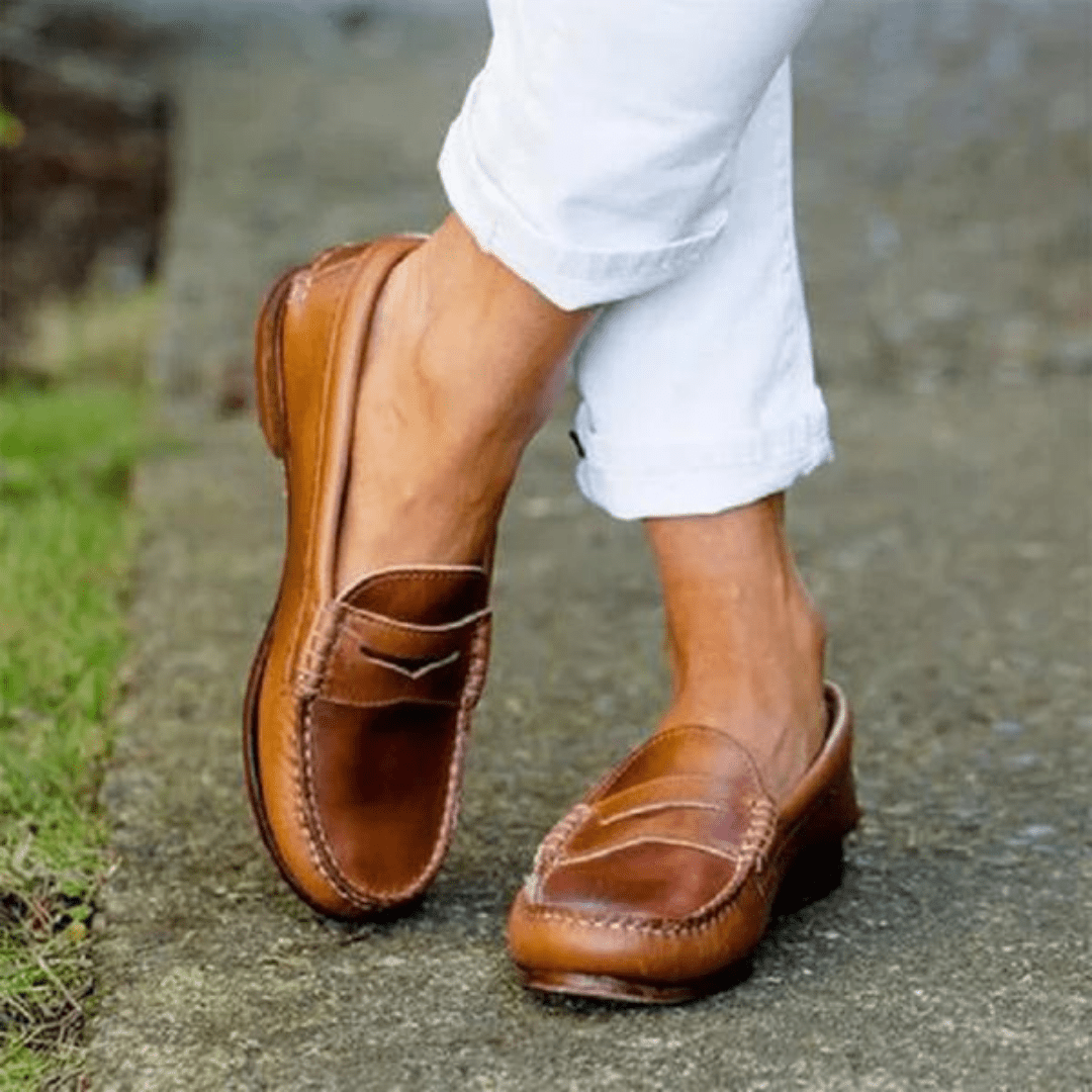 Scarpe da donna — Slip-on con suola piatta, design chiuso e profilo basso