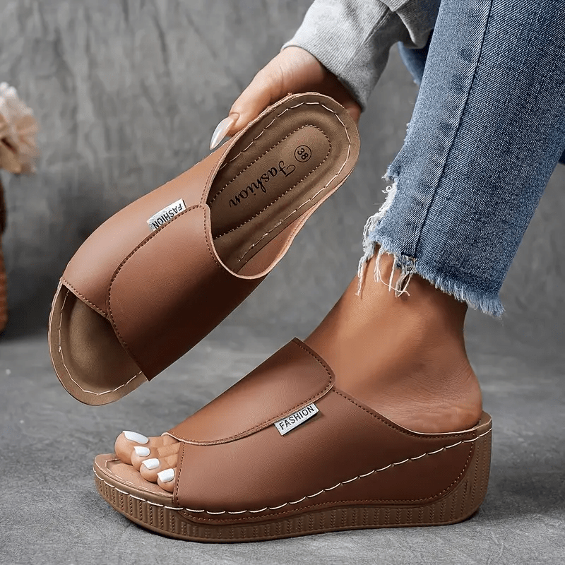 Damen Keilsandalen — Schlupfdesign, offene Zehen, Plateau  